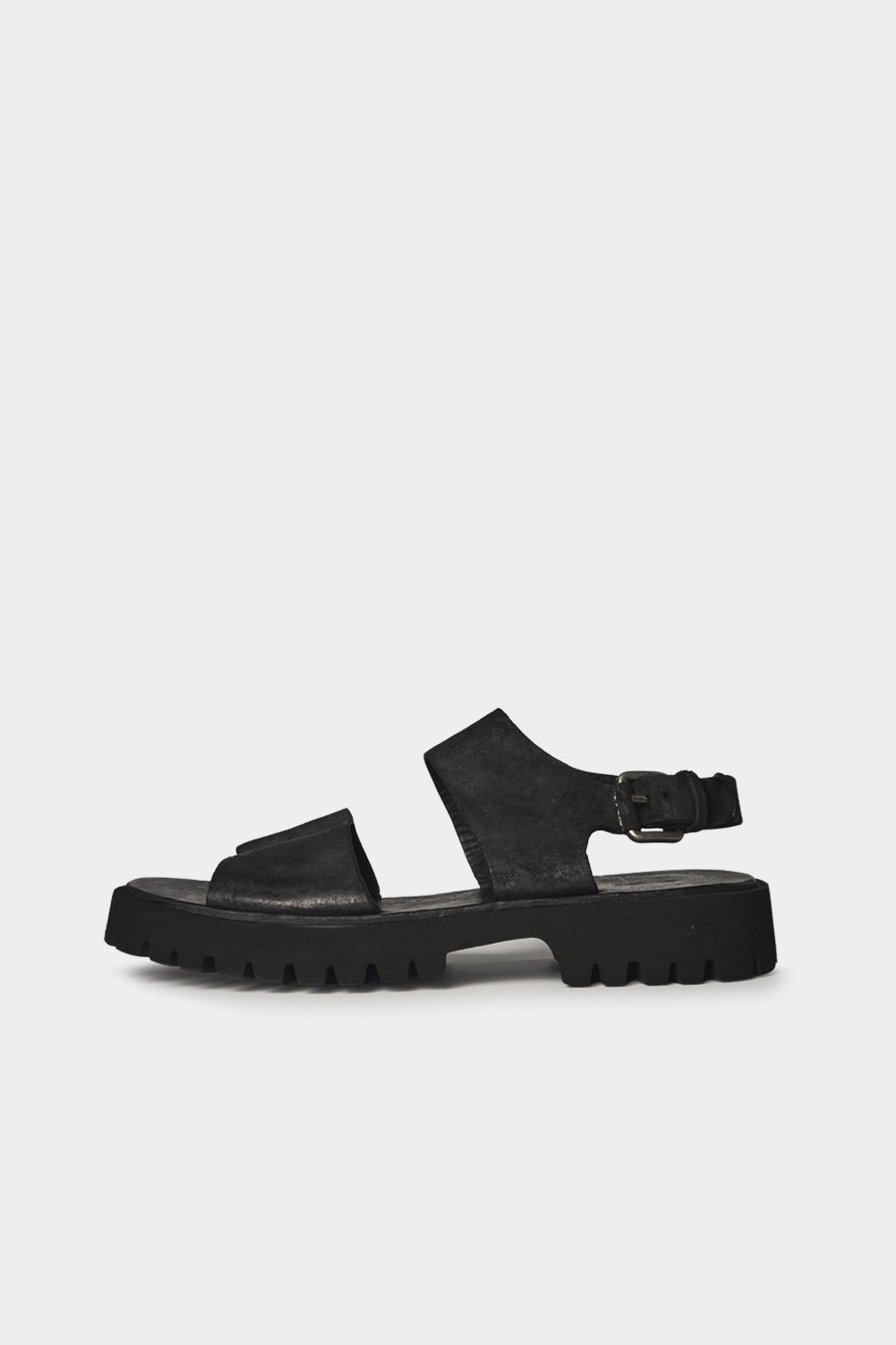 Sandal / Lug — CARBON
