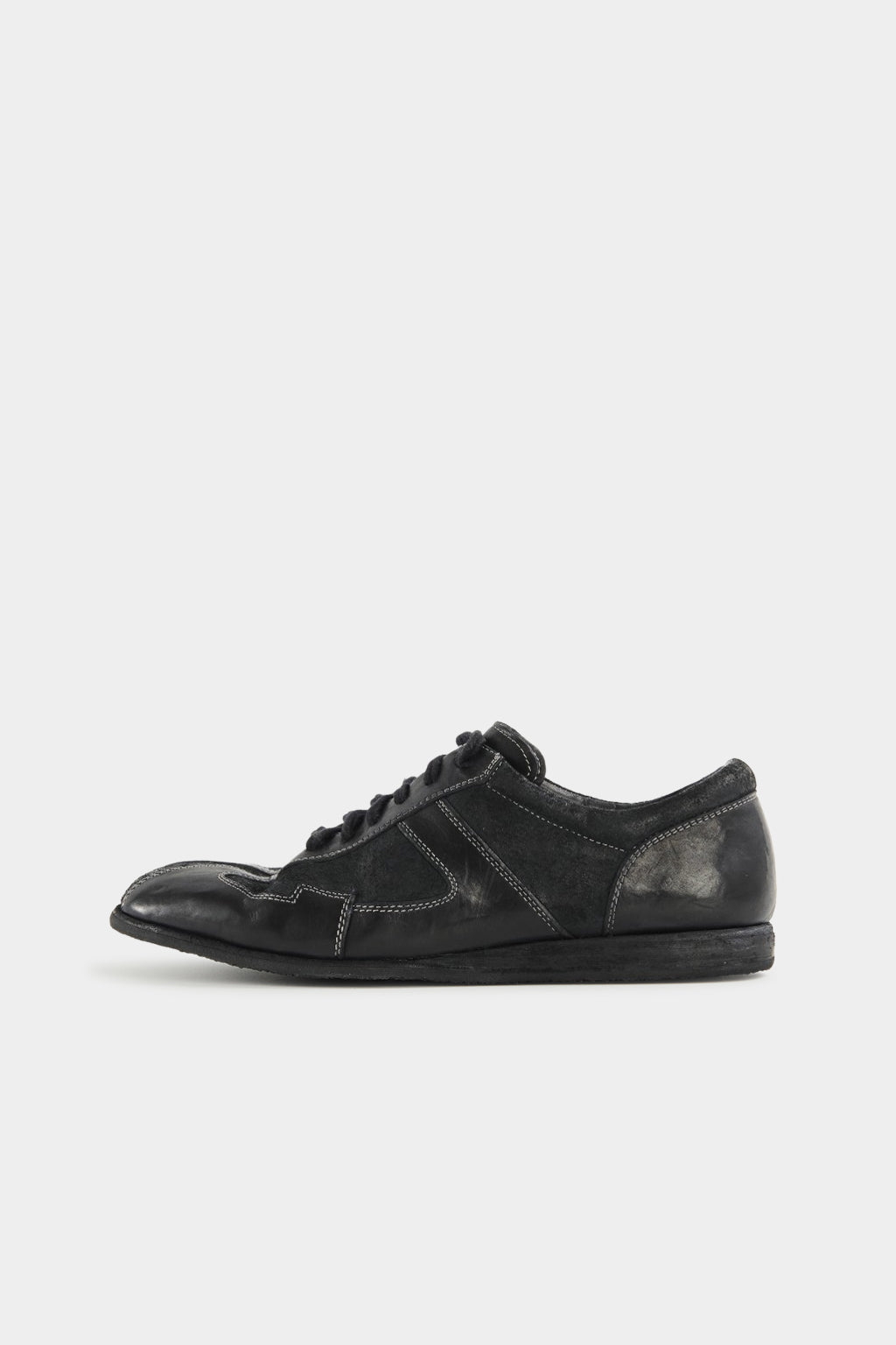 Trainer / Paneled / Contrast Stitch