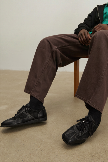 Trainer / Paneled / Contrast Stitch