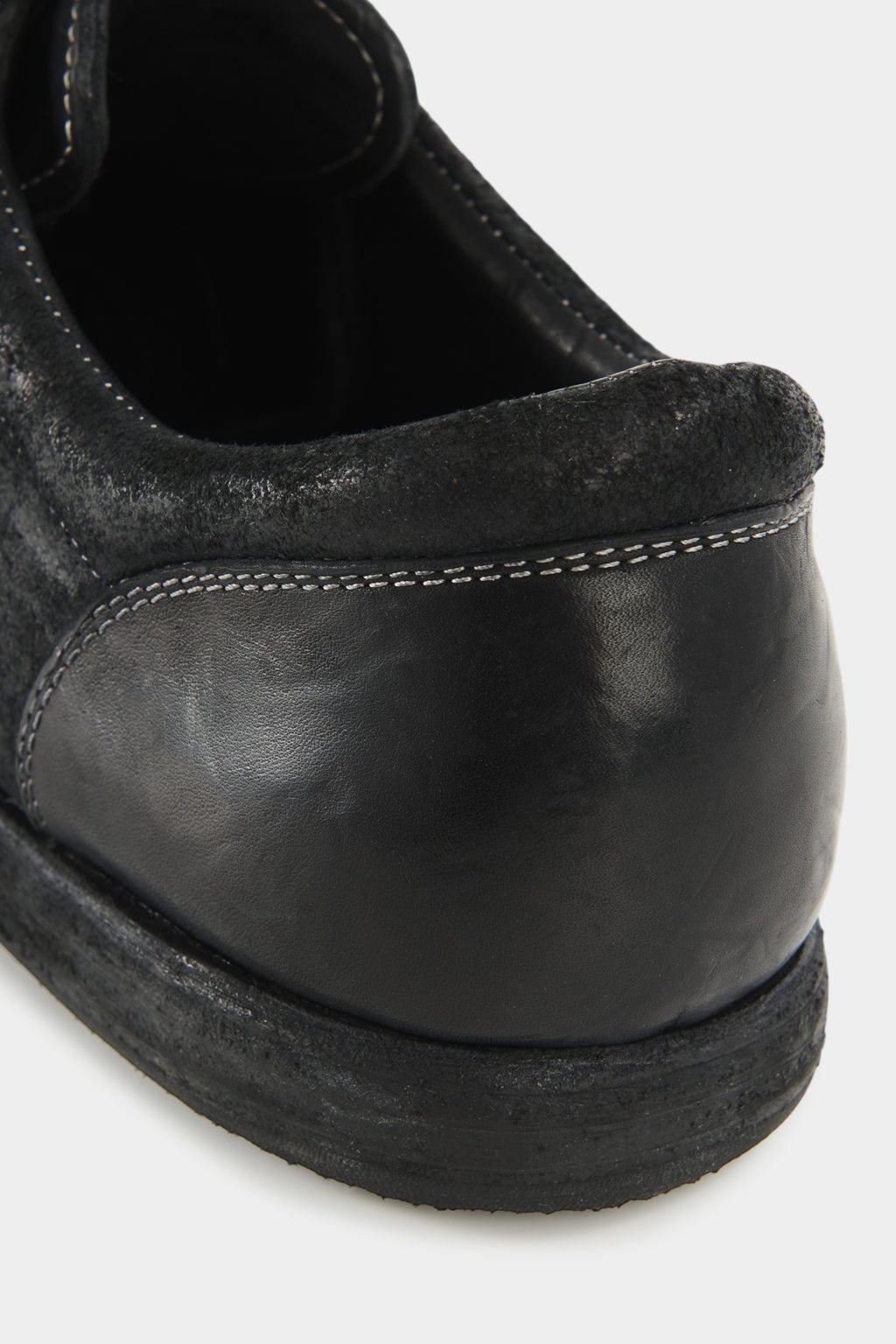 Trainer / Paneled / Contrast Stitch