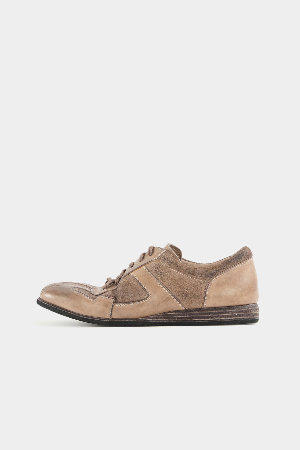 Trainer / Paneled / Contrast Stitch