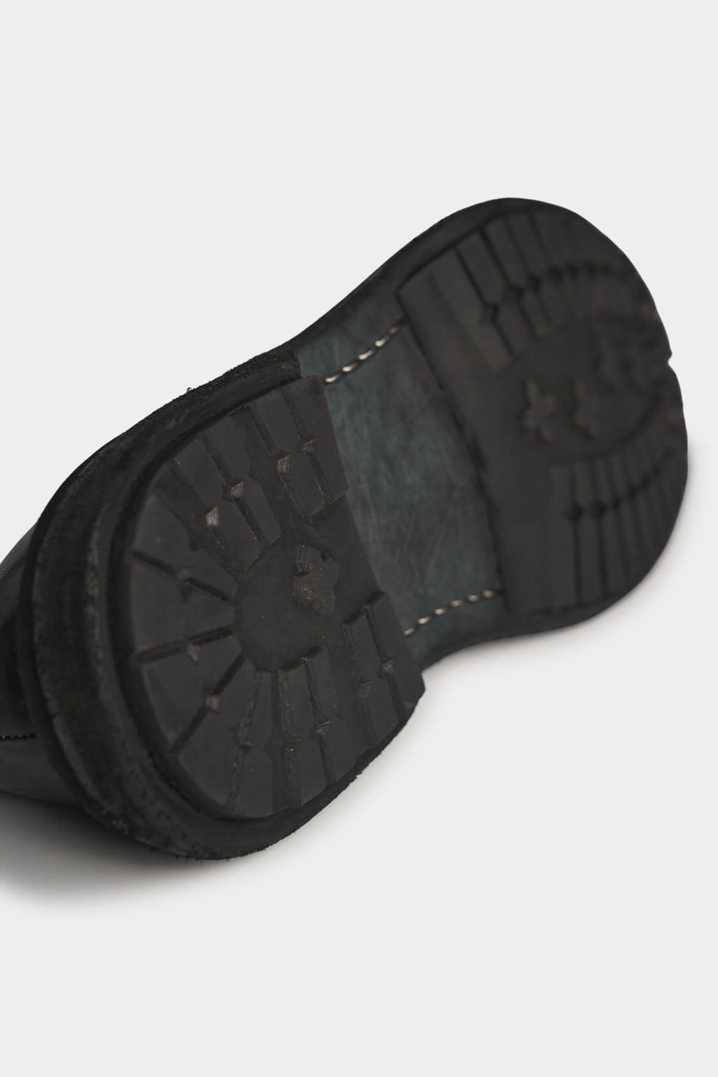 Derby / Soft — CARBON